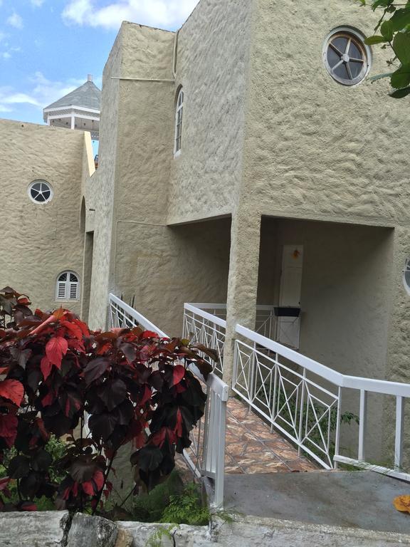 Columbus Heights A5 Apartment Ocho Rios Exterior photo